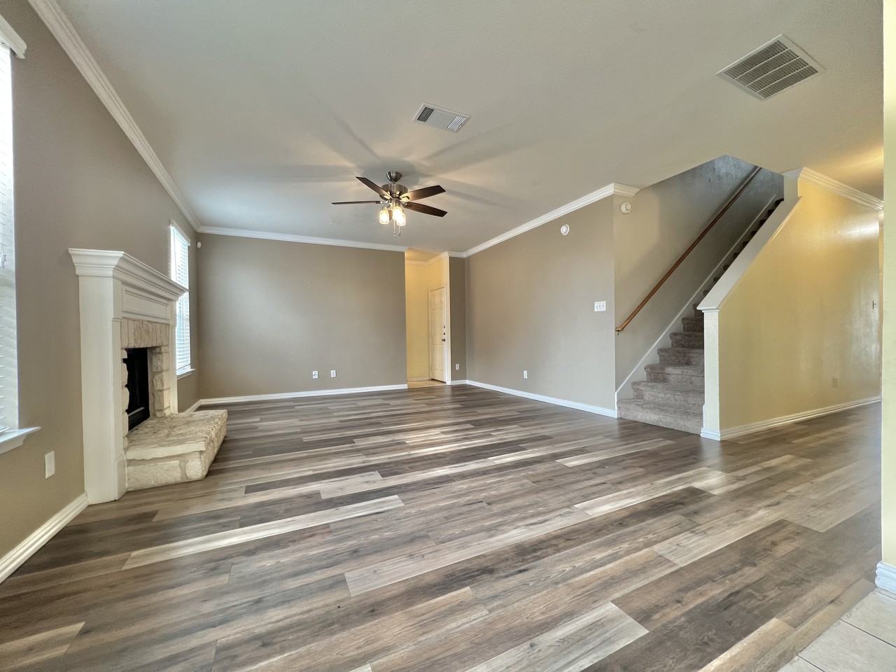 2204 Griffin Dr - Photo 6 of 22