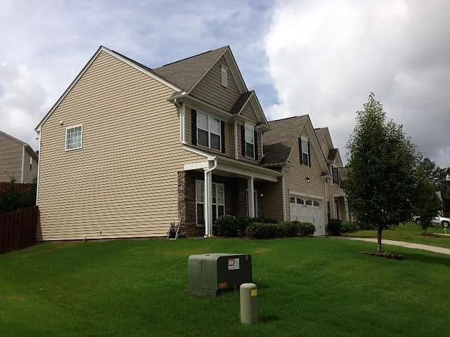 201 Knoll Ridge Dr - Photo 2 of 4