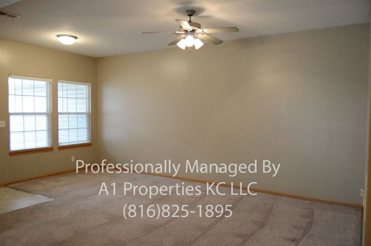 4880 Queen Ridge Ave - Photo 3 of 22