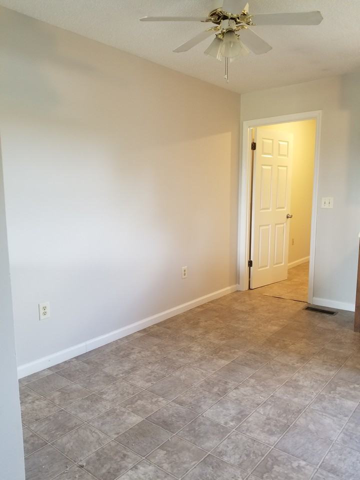 545 Double Springs Rd - Photo 3 of 9