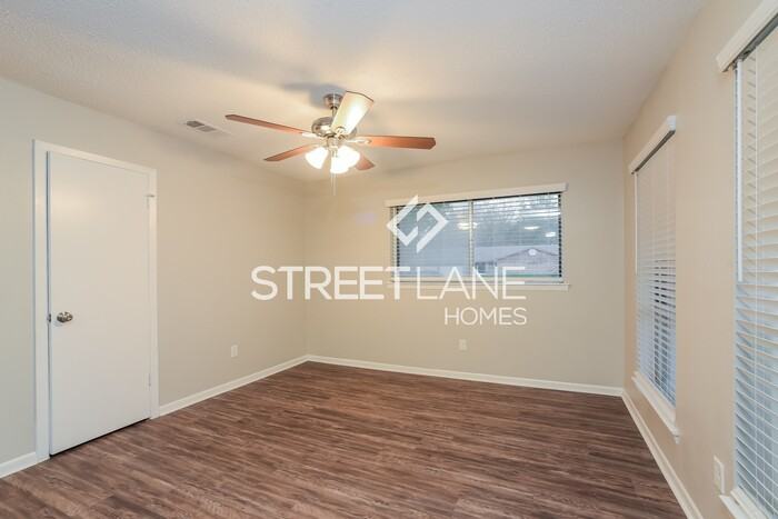 100 Crestridge Dr - Photo 3 of 15