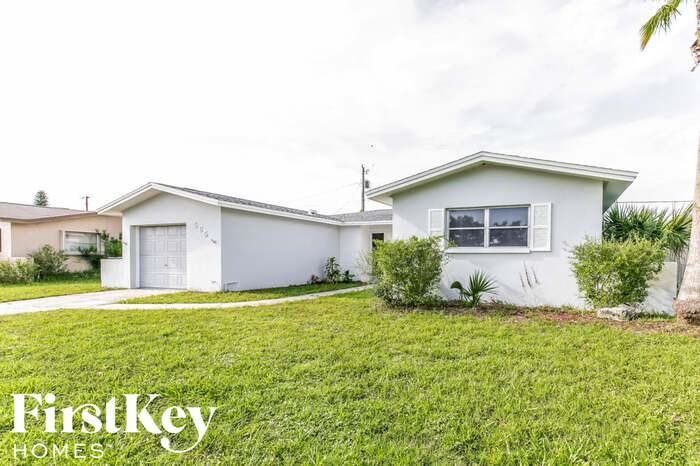 565 Belair Ave - Photo 2 of 15