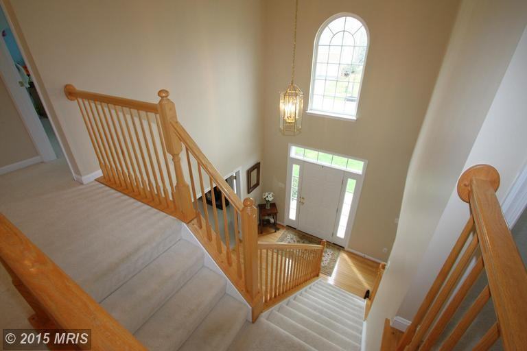 933 Crofton Valley Dr - Photo 2 of 21