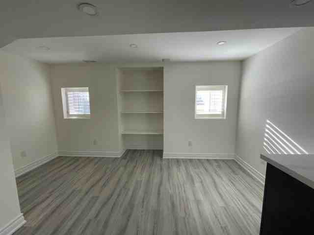 43 Oceanpearl Crescent - Photo 2 of 10