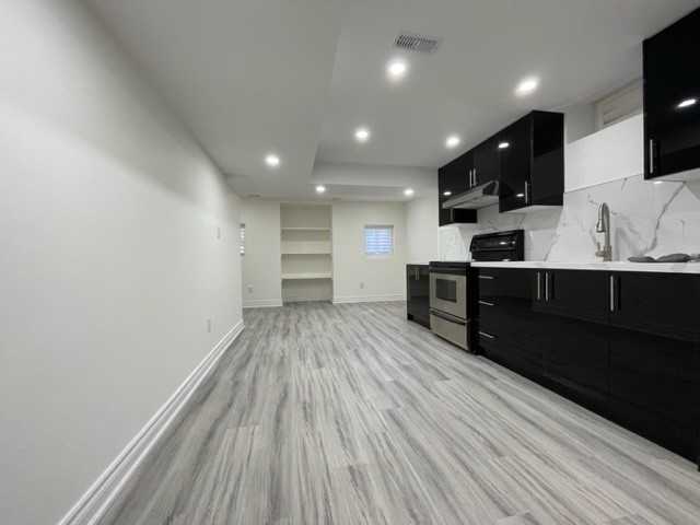 43 Oceanpearl Crescent - Photo 3 of 10