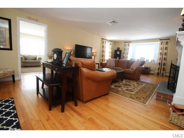 1 High Ridge Grove - Photo 3 of 25