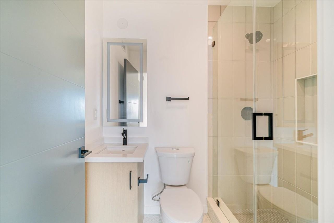 1210 Larrabee Street #05 - Photo 6 of 17