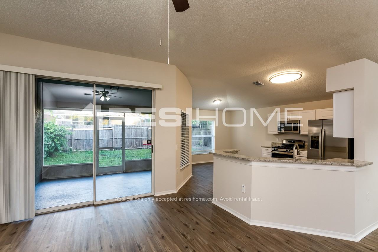 1704 Scotch Pine Dr - Photo 3 of 18