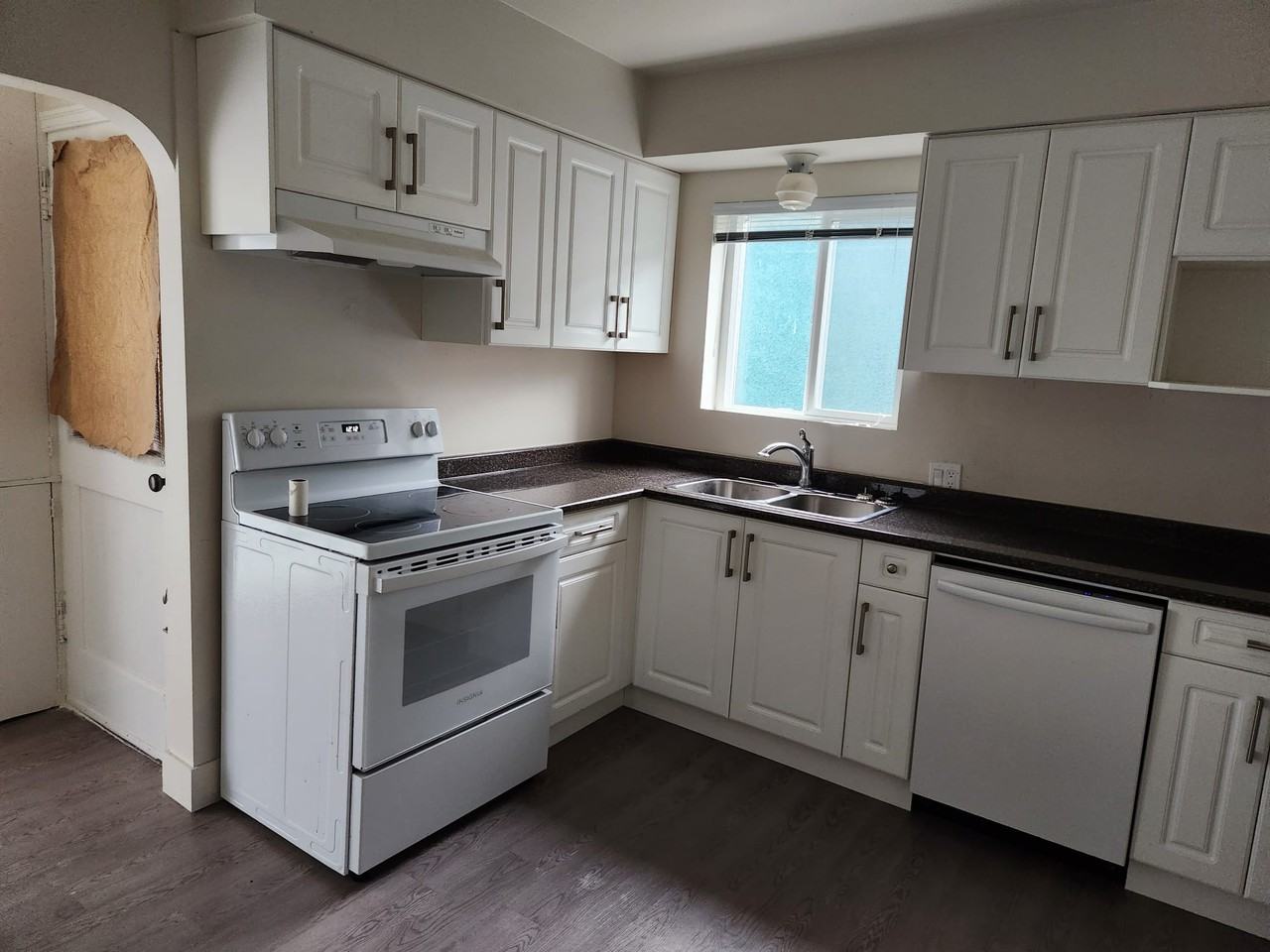 5839 Prince Albert Street - Photo 2 of 20