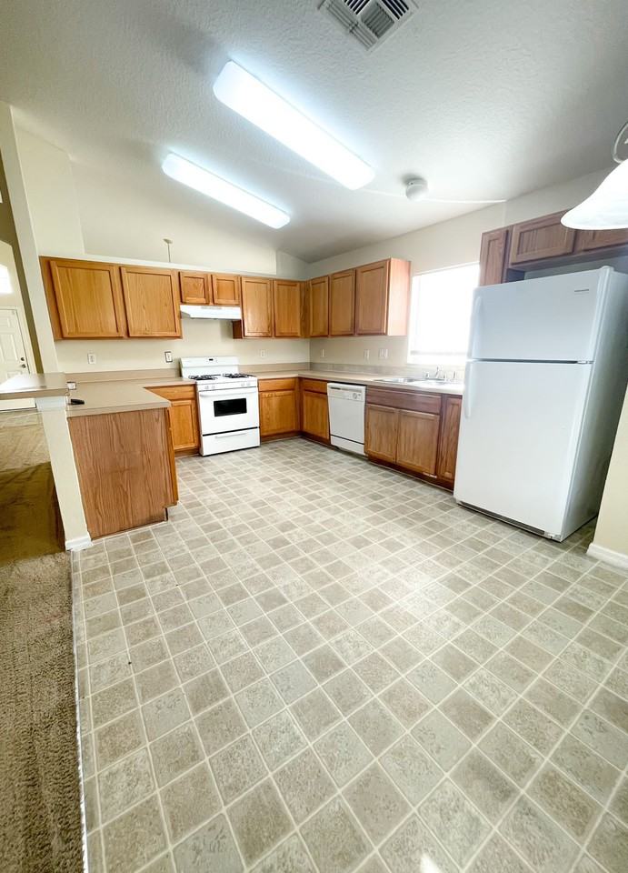 410 Ashley Place - Photo 2 of 5