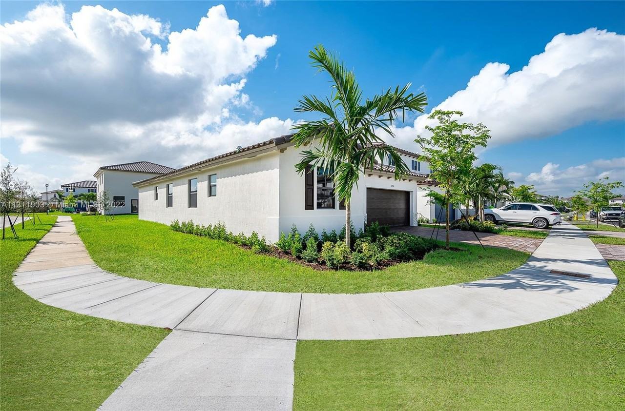 11856 Sw 241st Ter #11856 - Photo 2 of 8