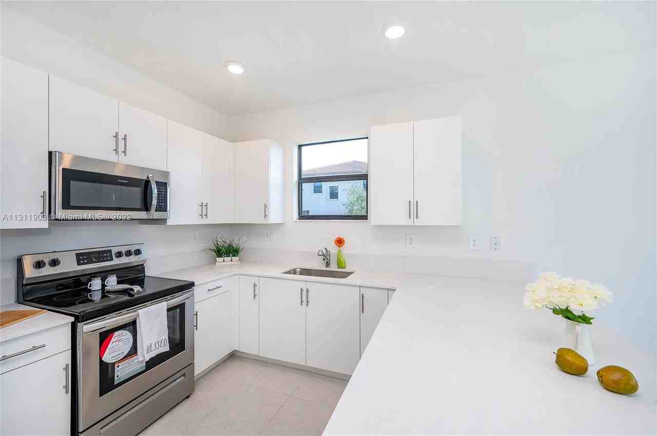 11856 Sw 241st Ter #11856 - Photo 3 of 8