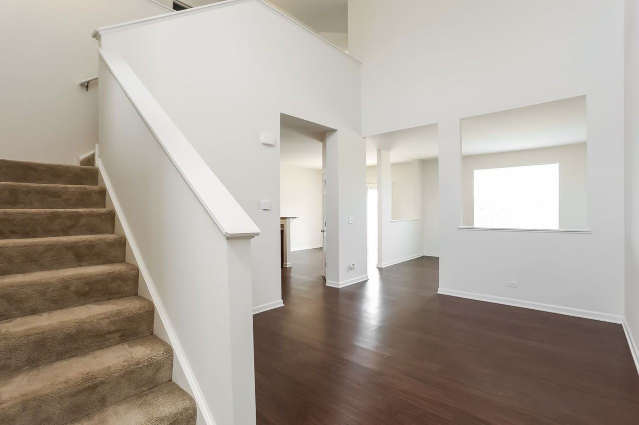 516 Fort Clatsop Ct - Photo 3 of 21
