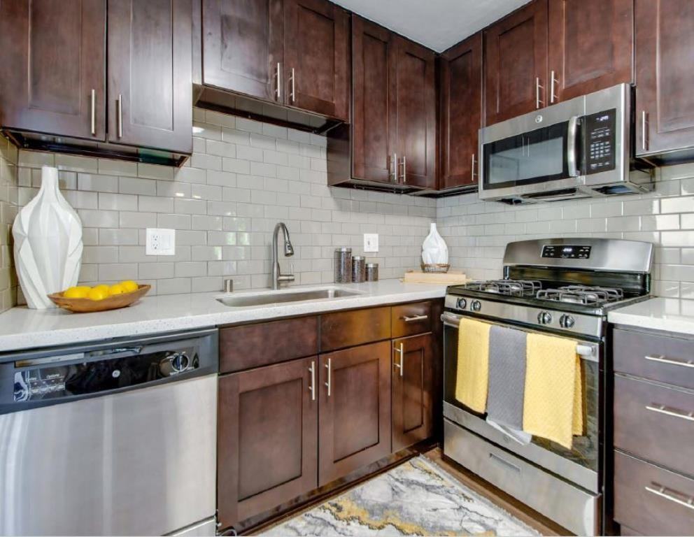 200 N Grand Ave #154 - Photo 2 of 6