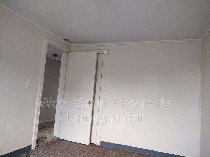 335 Little Vine Dr #B - Photo 2 of 7