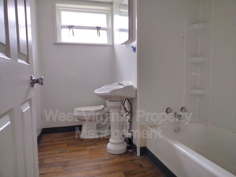 335 Little Vine Dr #B - Photo 3 of 7