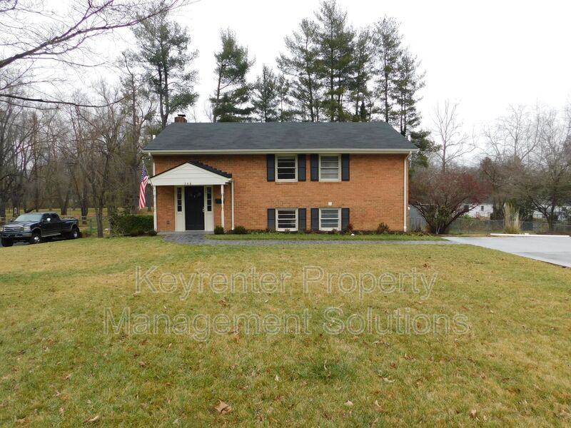 348 Ridge Cir - Photo 2 of 50