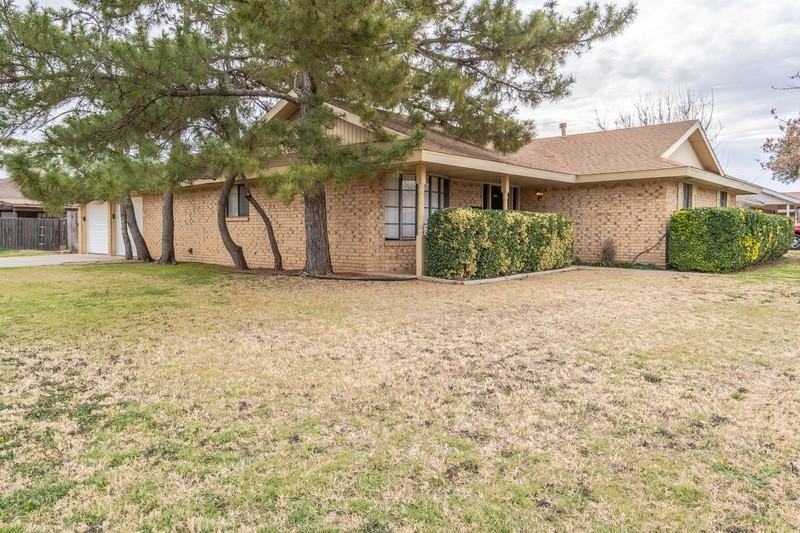 4721 W Dengar Ave - Photo 2 of 16