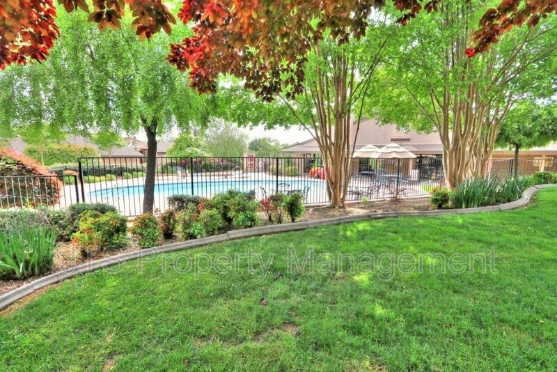 8944 Cliffside Ln - Photo 3 of 50