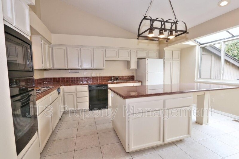 8944 Cliffside Ln - Photo 5 of 50