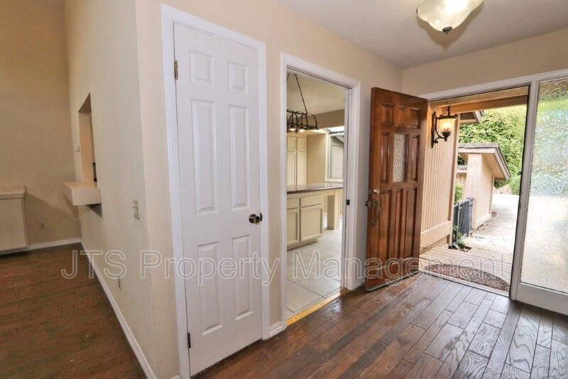 8944 Cliffside Ln - Photo 4 of 50