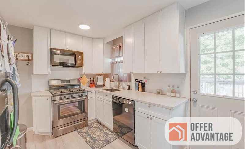 1641 Douglas Rd - Photo 2 of 11