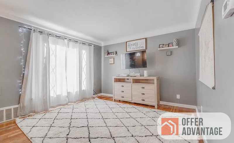 1641 Douglas Rd - Photo 4 of 11