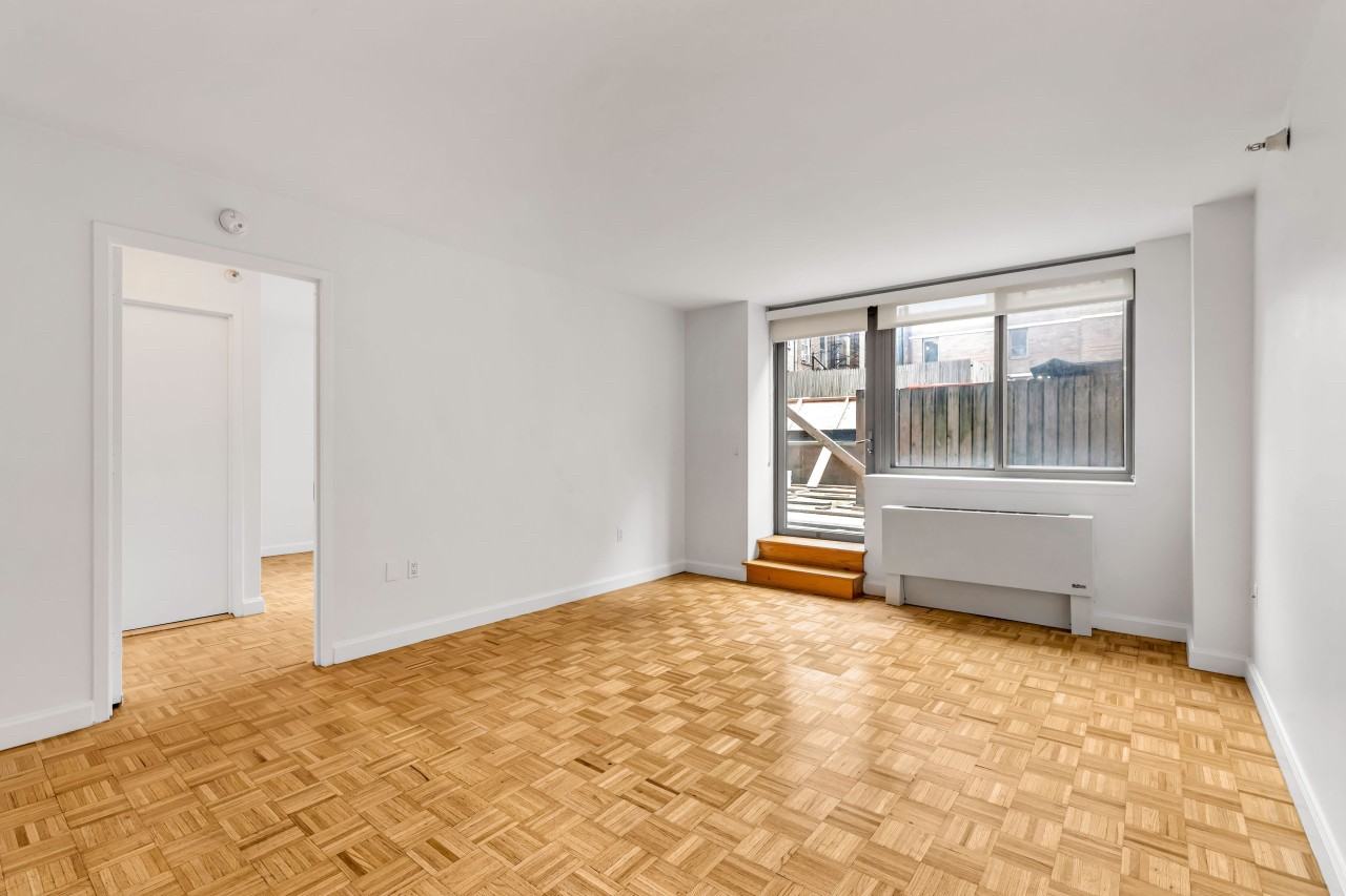 360 W 43rd St - Photo 2 of 13