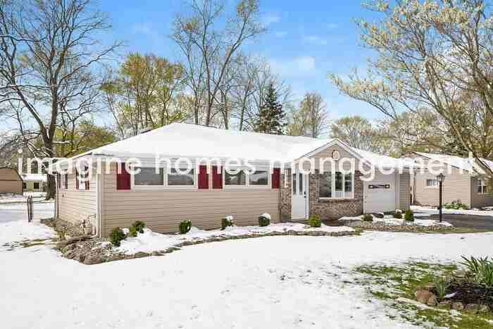 1934 Sunview Dr - Photo 3 of 14