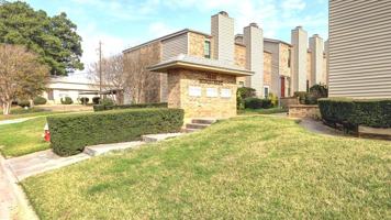 featured image of 3230 Pearl St #1