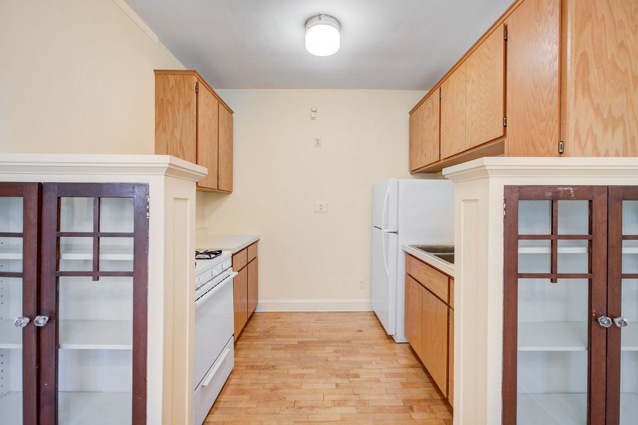 2062 Marshall AvenueApt 38 #38 - Photo 6 of 13