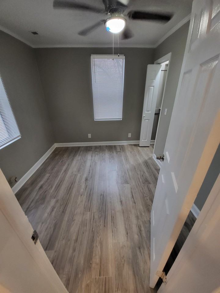 603 E Ohio Ave #1 - Photo 4 of 30