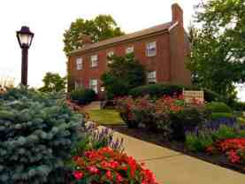 420 Redding Rd - Photo 1 of 1