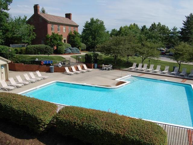 420 Redding Rd - Photo 4 of 15