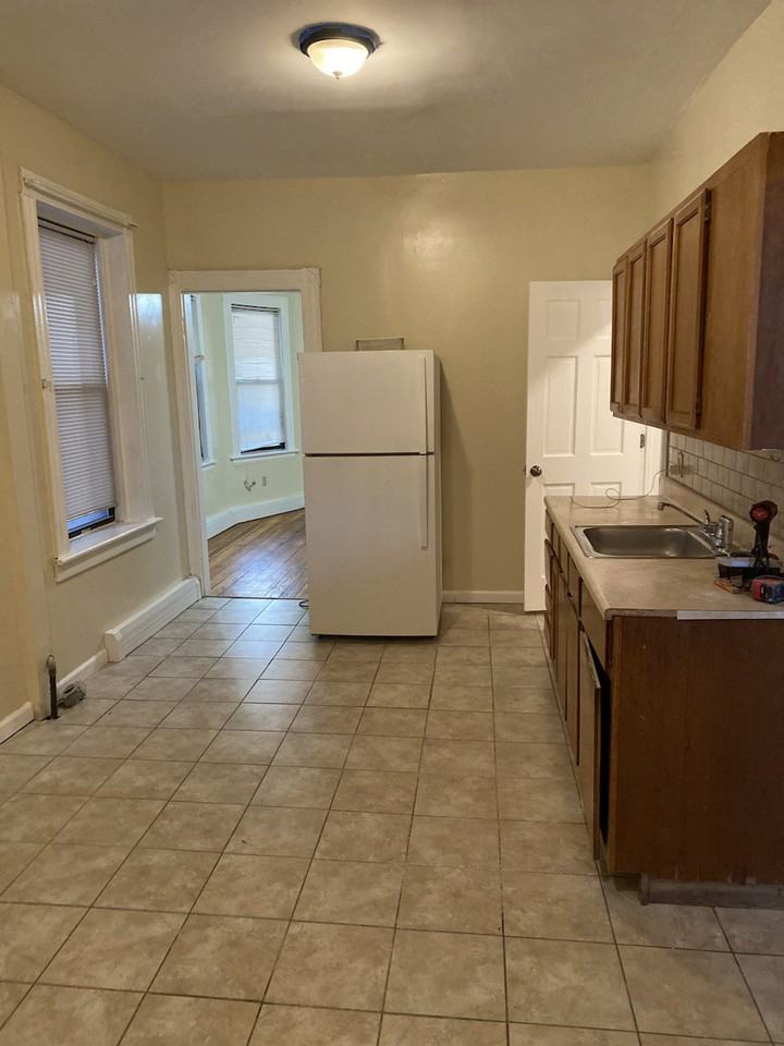 488 William St #488-2 - Photo 5 of 8