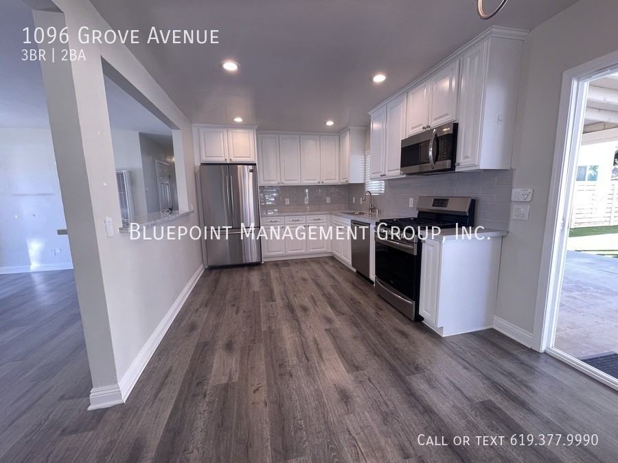 1096 Grove Ave - Photo 7 of 25