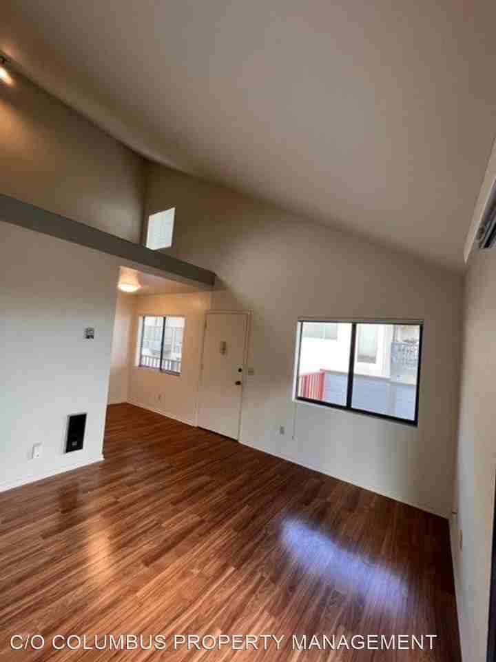 470 SPENCER STREET - Photo 3 of 13