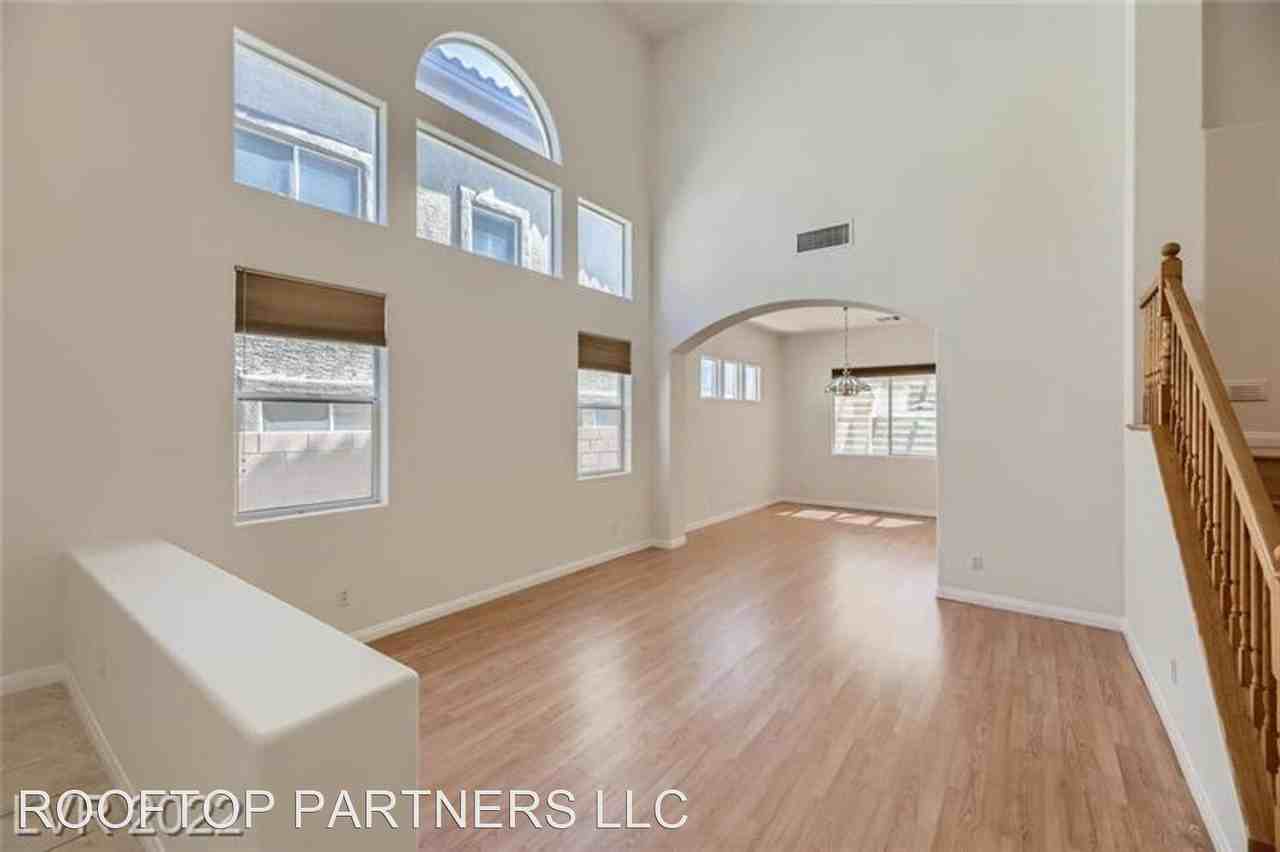 10677 Sapphire Vista Ave - Photo 3 of 29
