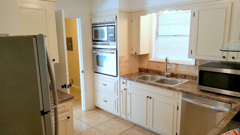 9462 Blom Blvd - Photo 3 of 11