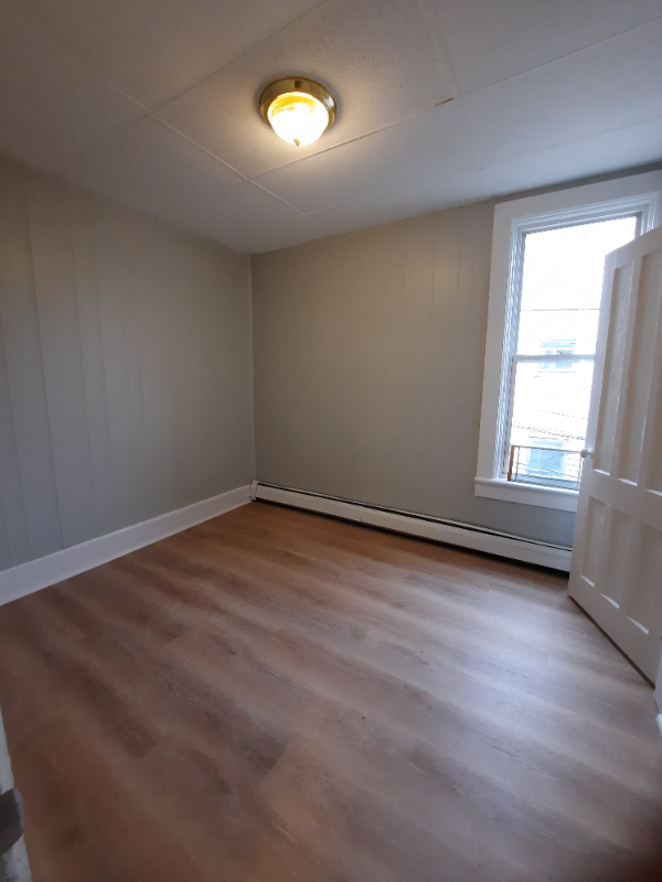 201 13th St #209 - Photo 7 of 10