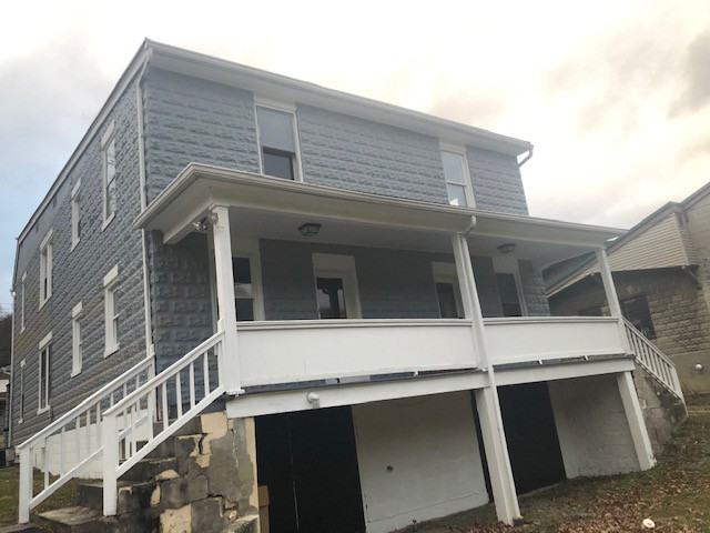 12102 Bedford Rd Ne - Photo 2 of 13