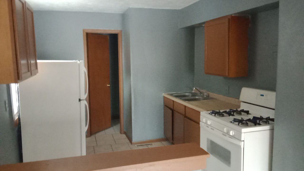 619 S 3rd St #2 - Photo 3 of 5