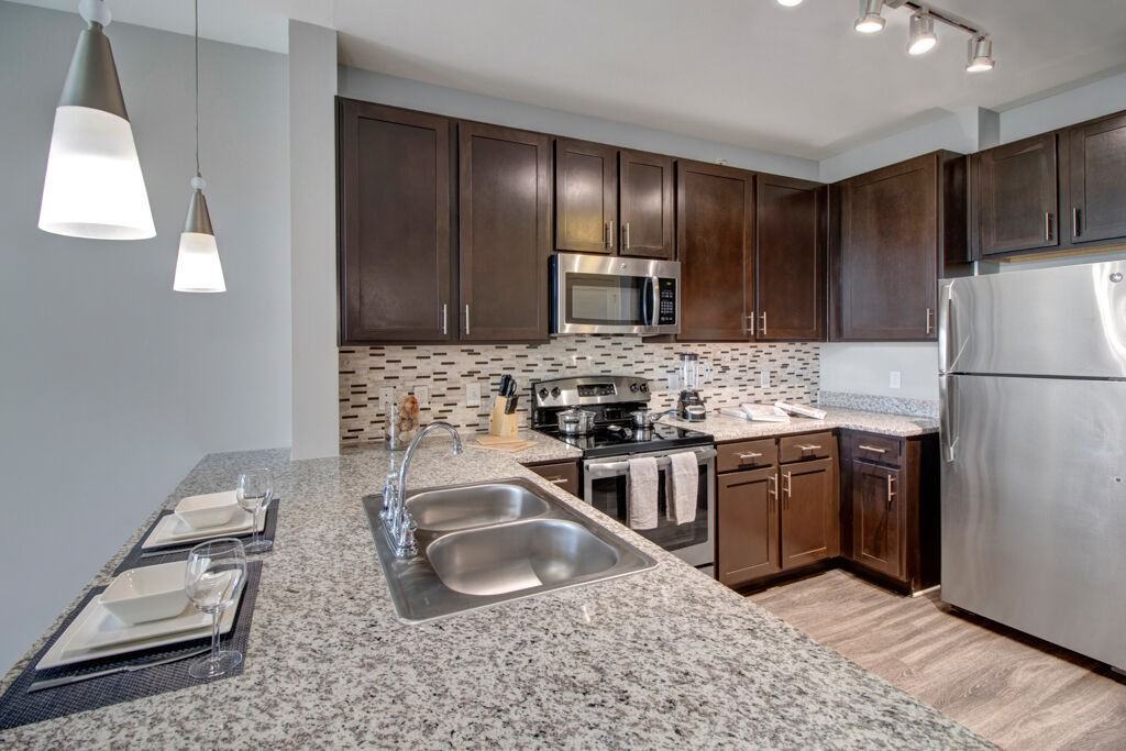 Note 16 Apartments - Photo 5 of 34