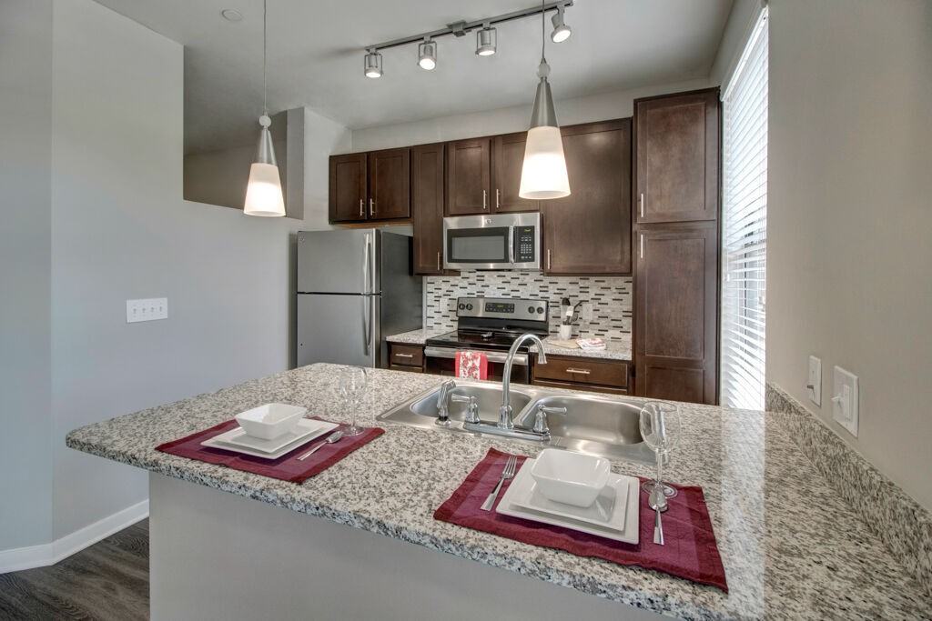 Note 16 Apartments - Photo 6 of 34