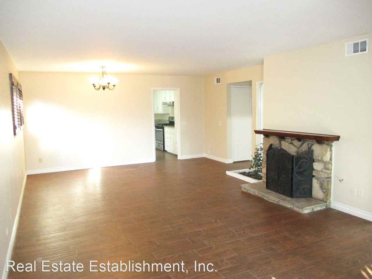 2727 E Carnival Ave - Photo 2 of 12