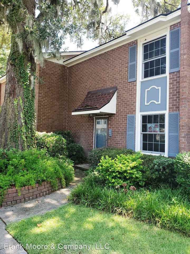 455 Mall Blvd #16
