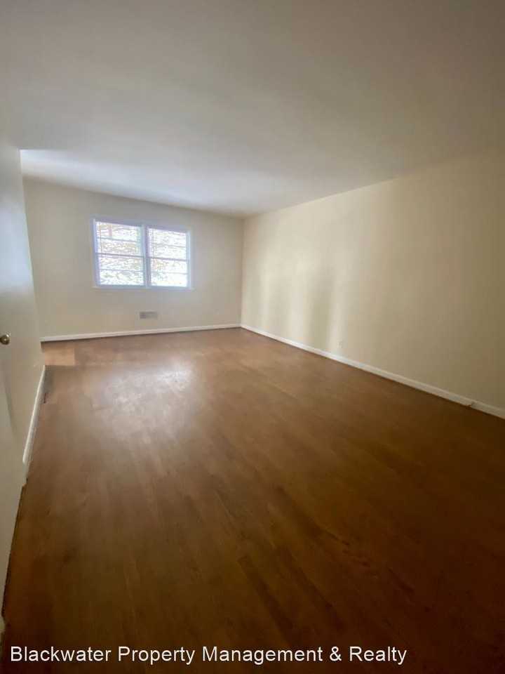 Fredonia Ave - Photo 2 of 13