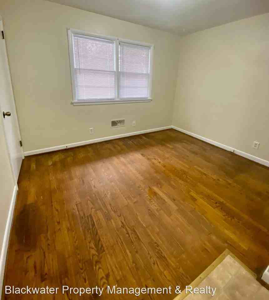 Fredonia Ave - Photo 3 of 13