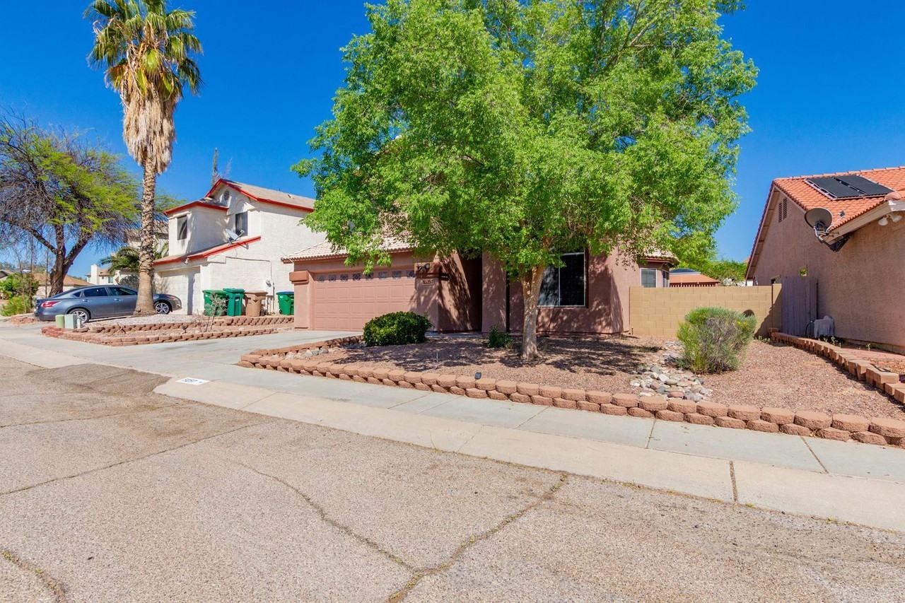 5257 W Bobwhite Way - Photo 3 of 43