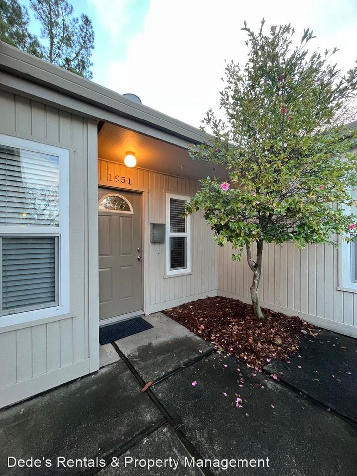 1951 Knolls Dr - Photo 2 of 26